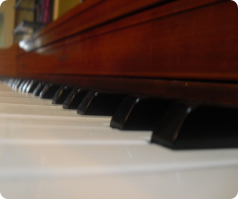 How many keys on a piano